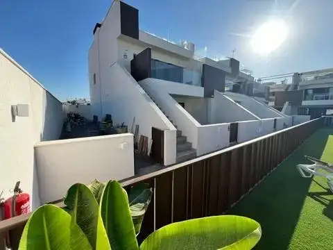 Vista exterior de Casa o chalet en venta en Pilar de la Horadada