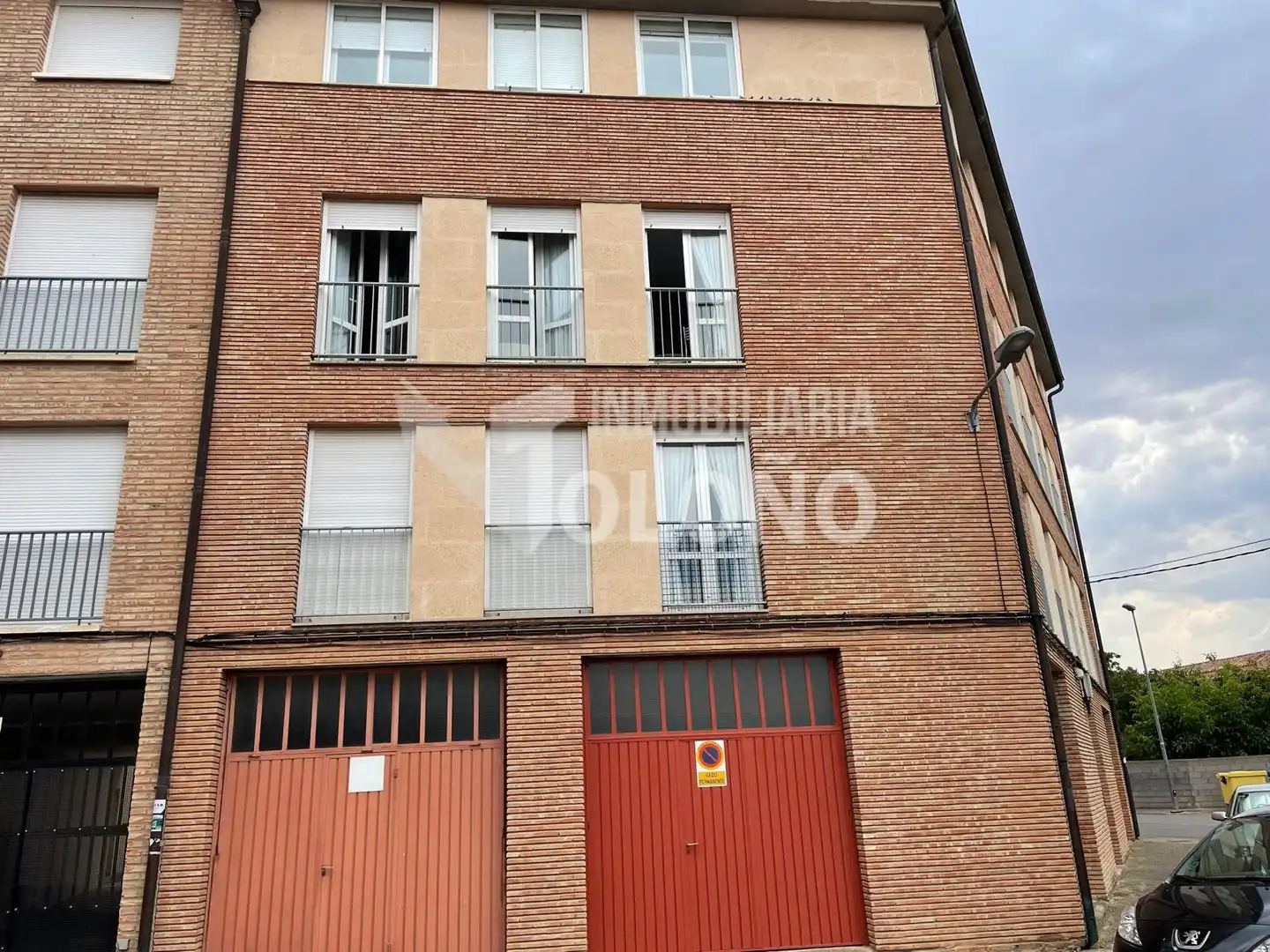 Vista exterior de Piso en venta en Castañares de Rioja con Calefacción, Parquet y Terraza