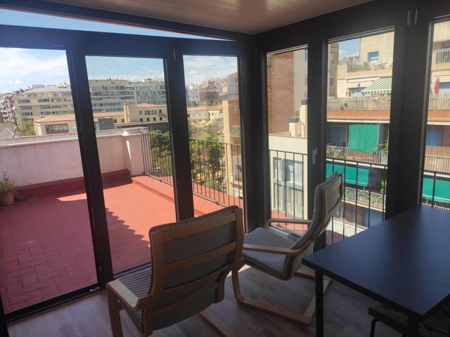 Ático en Alquiler en Carrer de Còrsega en El Camp de l'Arpa del Clot