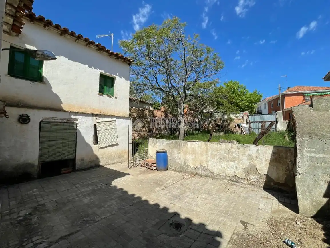 Casa adosada en venda a Los Hueros
