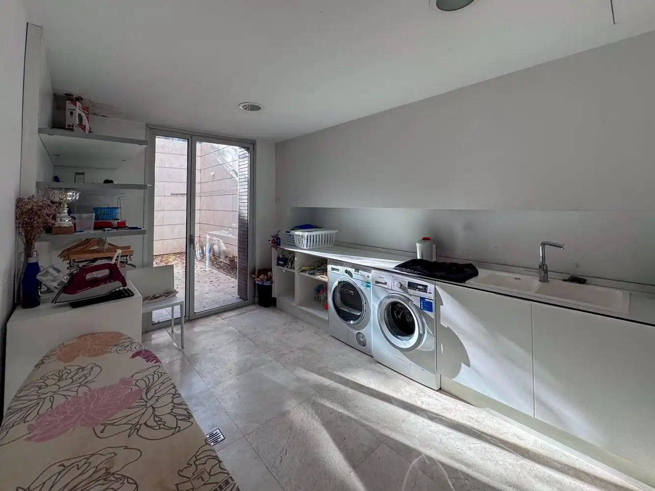 Houses for sale in Madrid  with Air Conditioner, Heating and Private garden