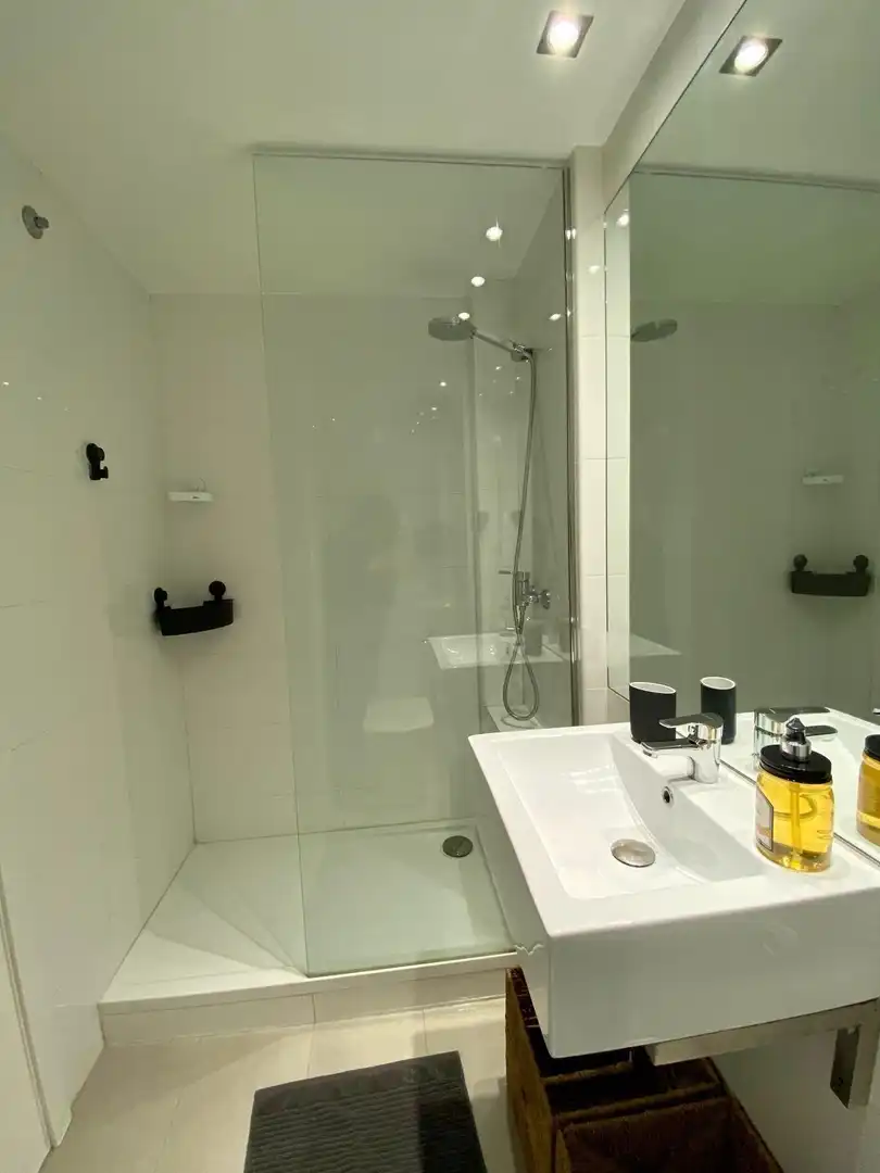 Bathroom of Apartments for sale in Valencia  with Air Conditioner, Heating and Furnished