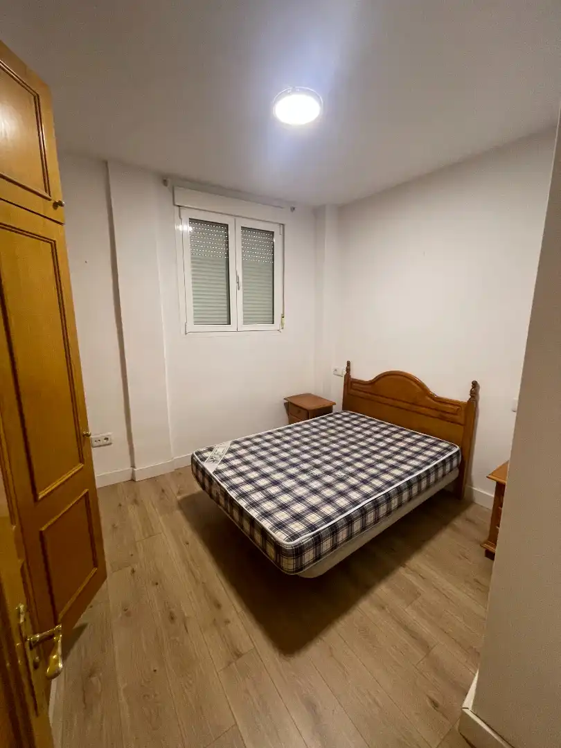 Habitación de Apartamento en venta en Almería con Calefacción, Amueblado y Alarma