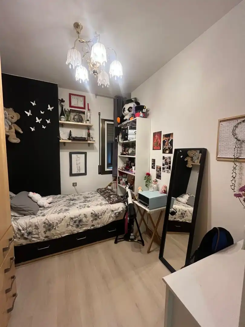 Schlafzimmer von Wohnung zum Verkauf in Barcelona mit Klimaanlage und Heizung