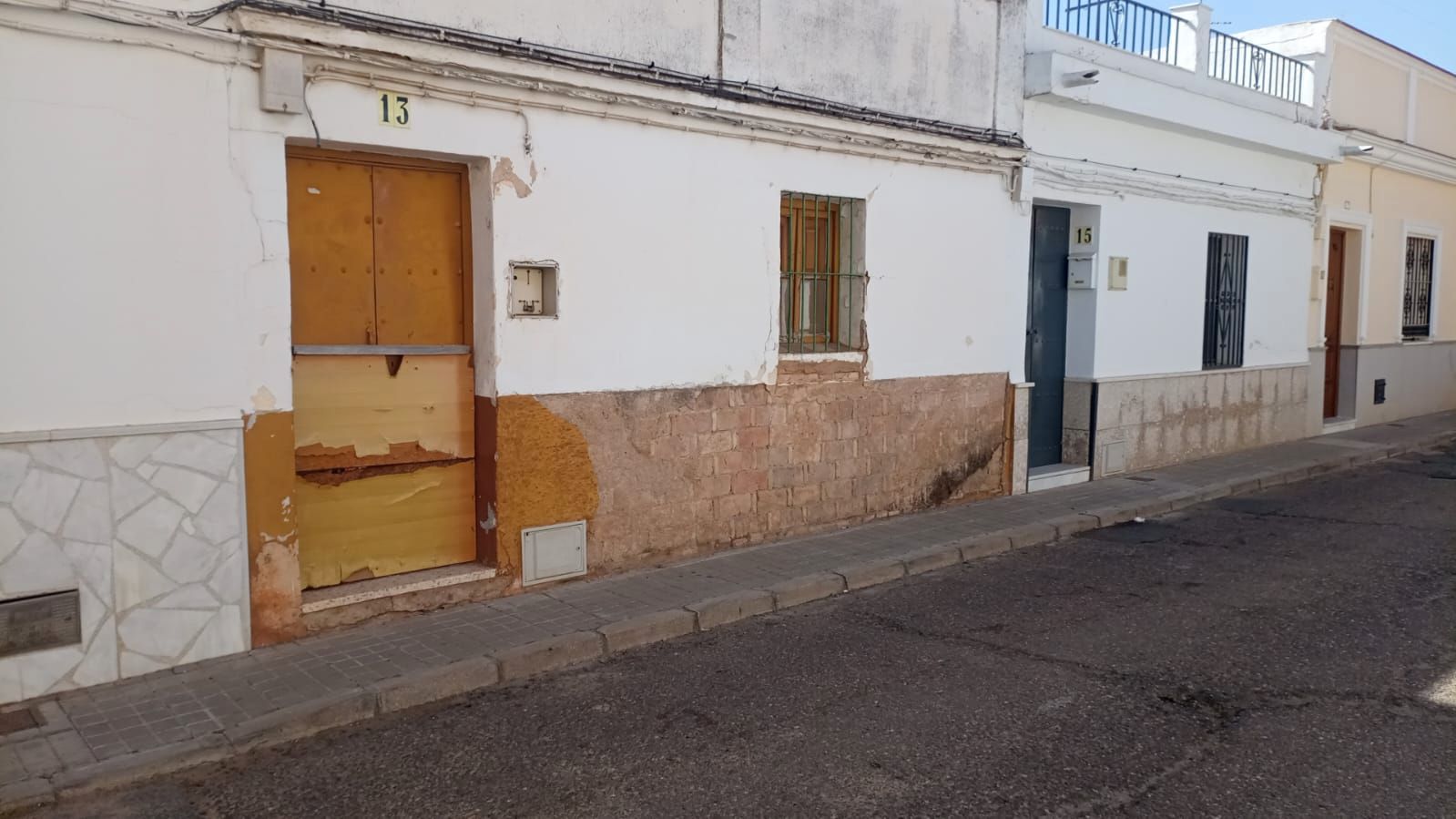 Vista exterior de Casa o chalet en venta en Brenes con Jardín privado