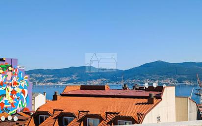 Vista exterior de Àtic en venda en Vigo  amb Aire condicionat, Terrassa i Piscina