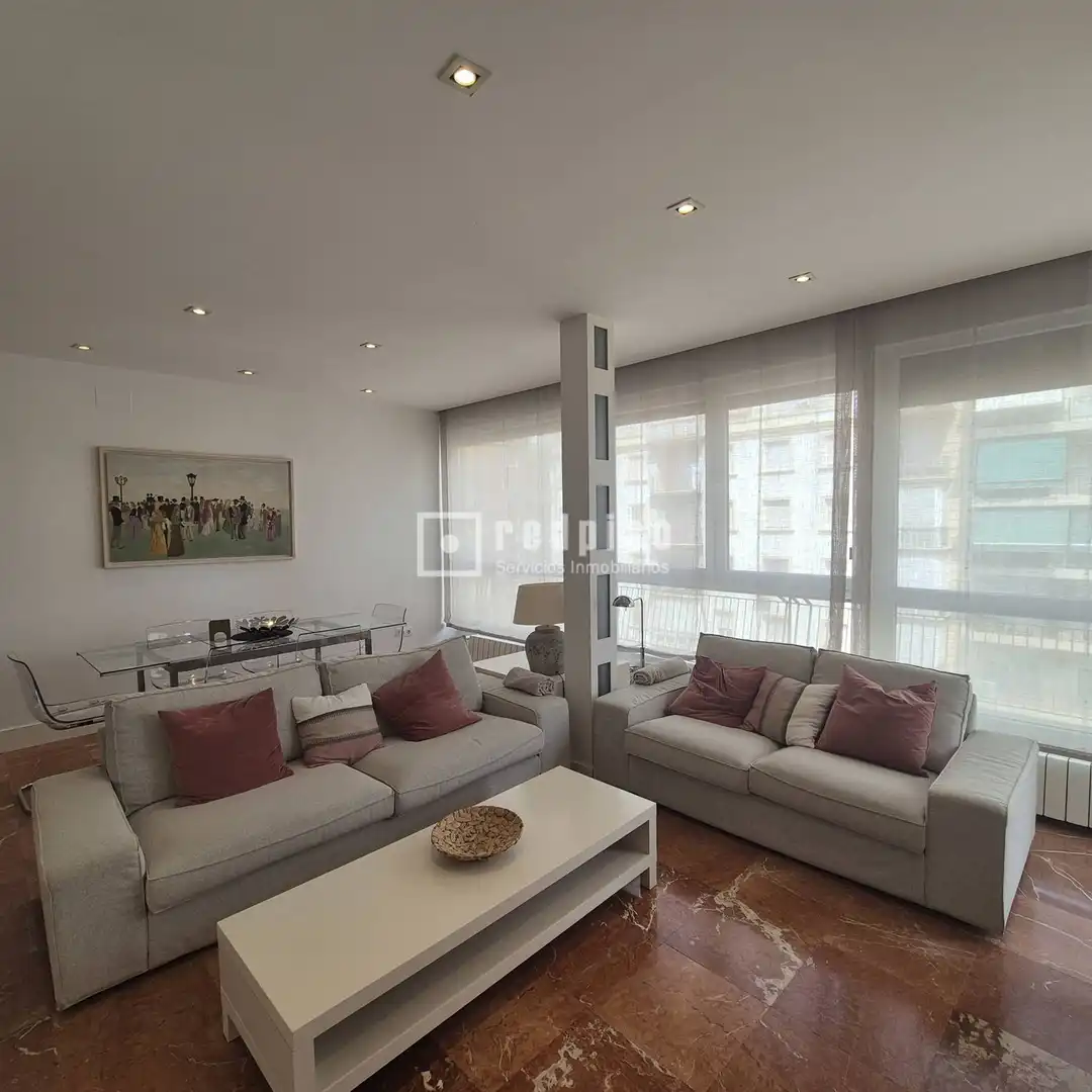 Living room of Flat for rent in Sevilla  with Air Conditioner, Terrace and Storage room