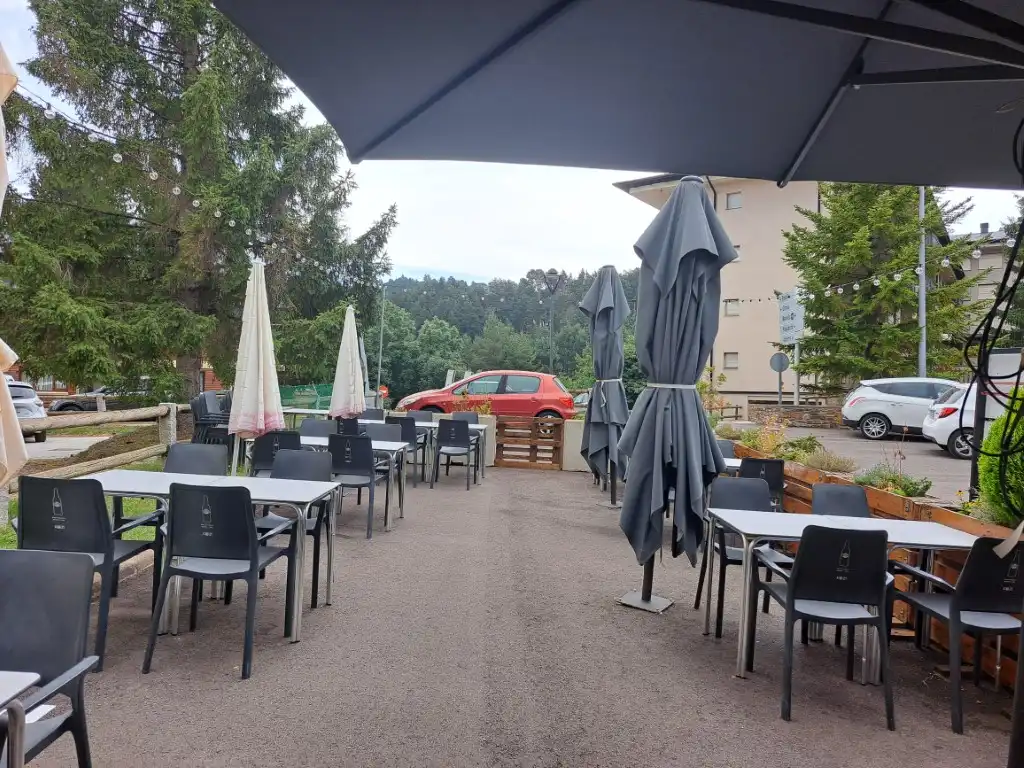 Terraza de Local en traspaso en Alp con Calefacción, Parquet y Terraza