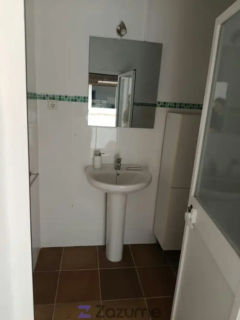 Baño de Piso de alquiler en Pizarra con Aire acondicionado, Calefacción y Jardín privado