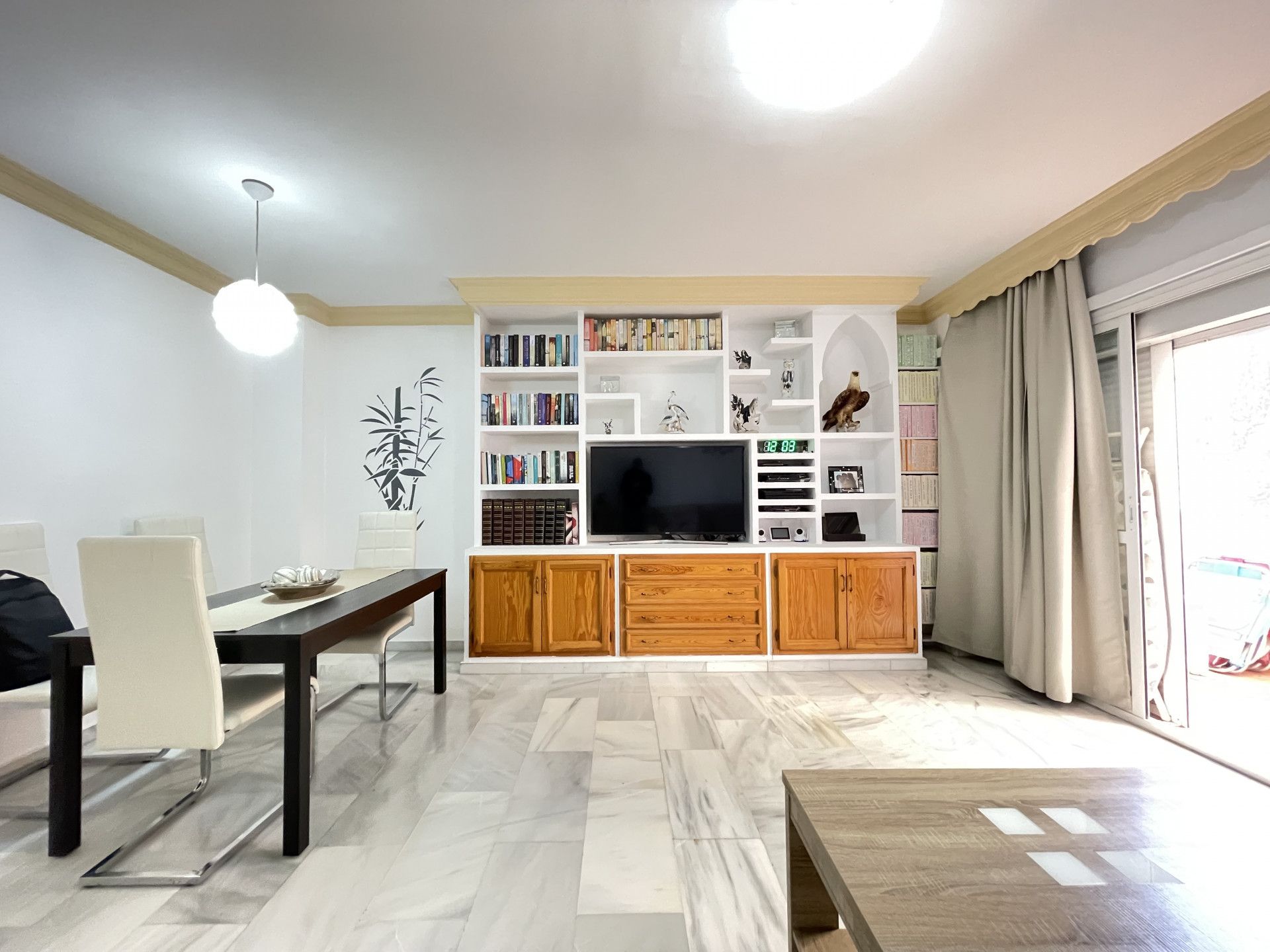 Living room of Apartment for sale in Estepona  with Air Conditioner and Terrace