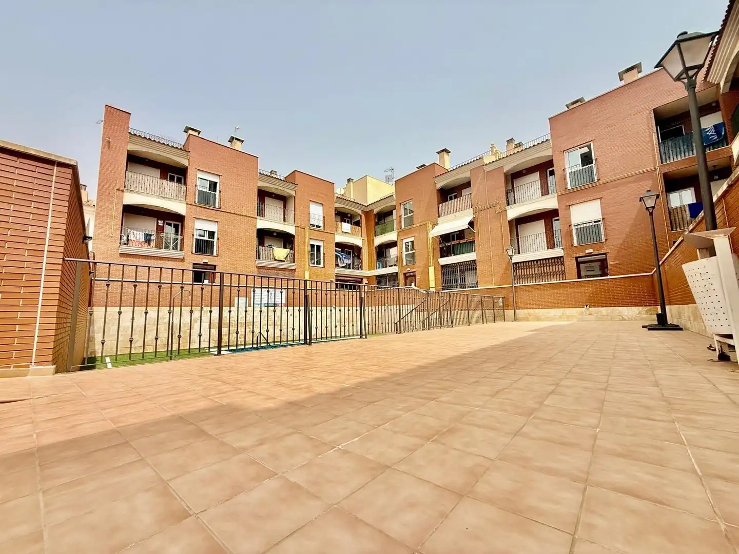 Vista exterior de Àtic en venda en San Pedro del Pinatar amb Aire condicionat, Calefacció i Terrassa