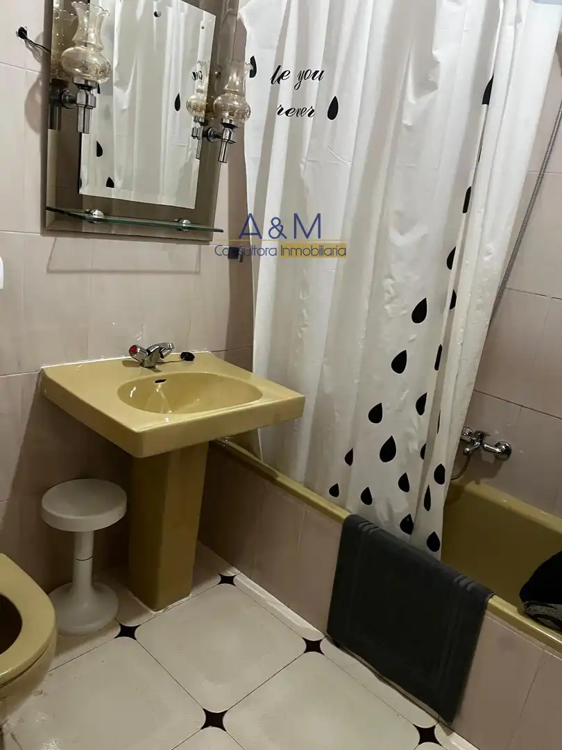Badezimmer von Wohnung zum Verkauf in Nava del Rey mit Heizung und Abstellraum