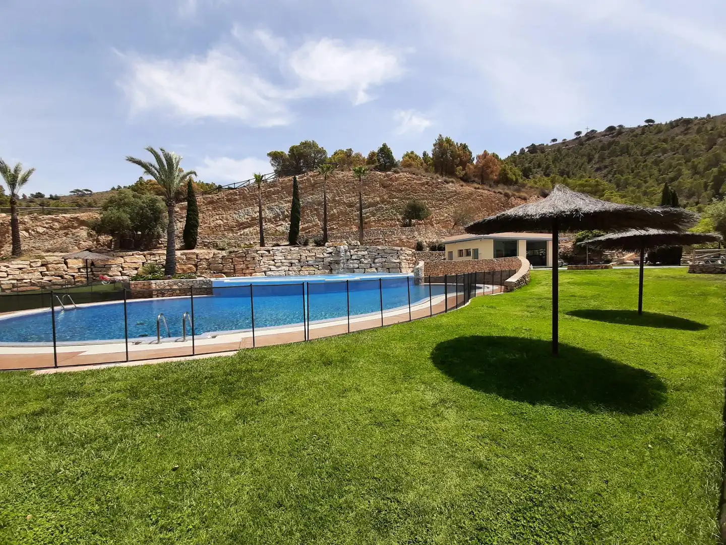 Swimming pool of Flat for sale in Rincón de Loix