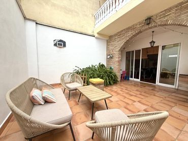 House with balcony for sale in Foios