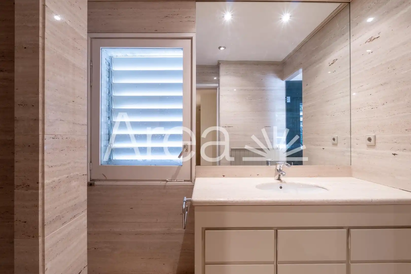 Bathroom of Houses for sale in Rocaferrera