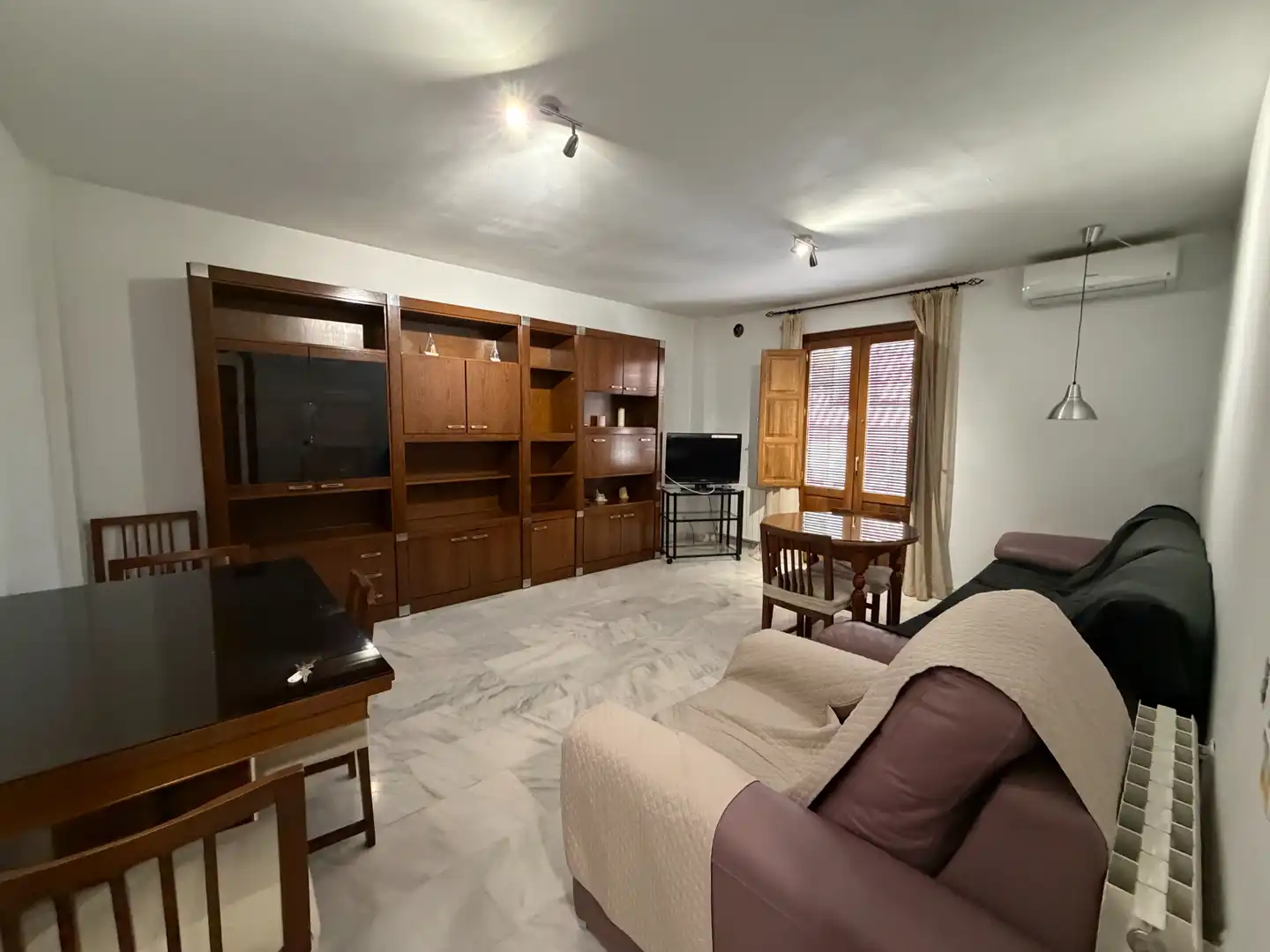 Sala d'estar de Pis de lloguer en Úbeda amb Aire condicionat, Calefacció i Forn