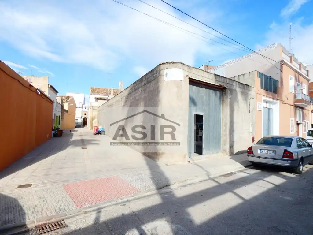 Wohnbaugrundstück zum Verkauf in Casc Urbà, imagen 3