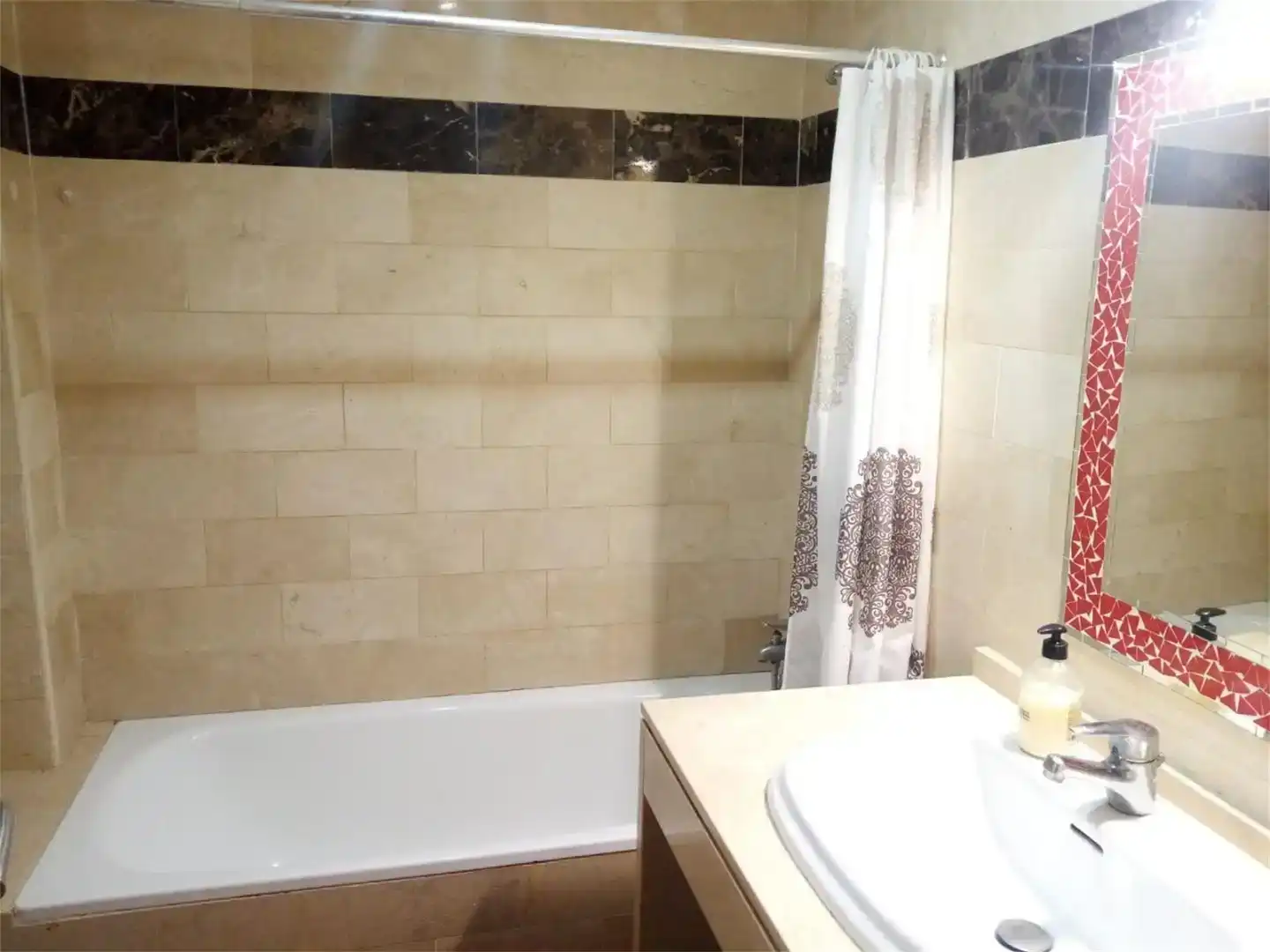 Bany de Apartament de lloguer en El Ejido amb Aire condicionat, Jardí privat i Piscina