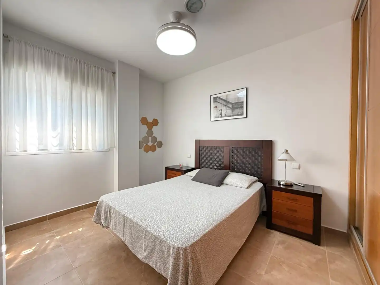 Dormitori de Apartament de lloguer en Mairena del Aljarafe amb Calefacció, Moblat i Rentadora