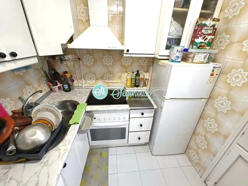 Cocina de Piso en venta en Segovia con Calefacción, Parquet y Trastero