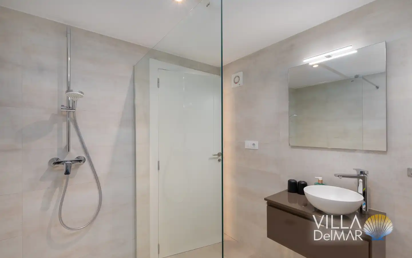 Bathroom of Houses for sale in Calpe / Calp  with Air Conditioner, Heating and Private garden