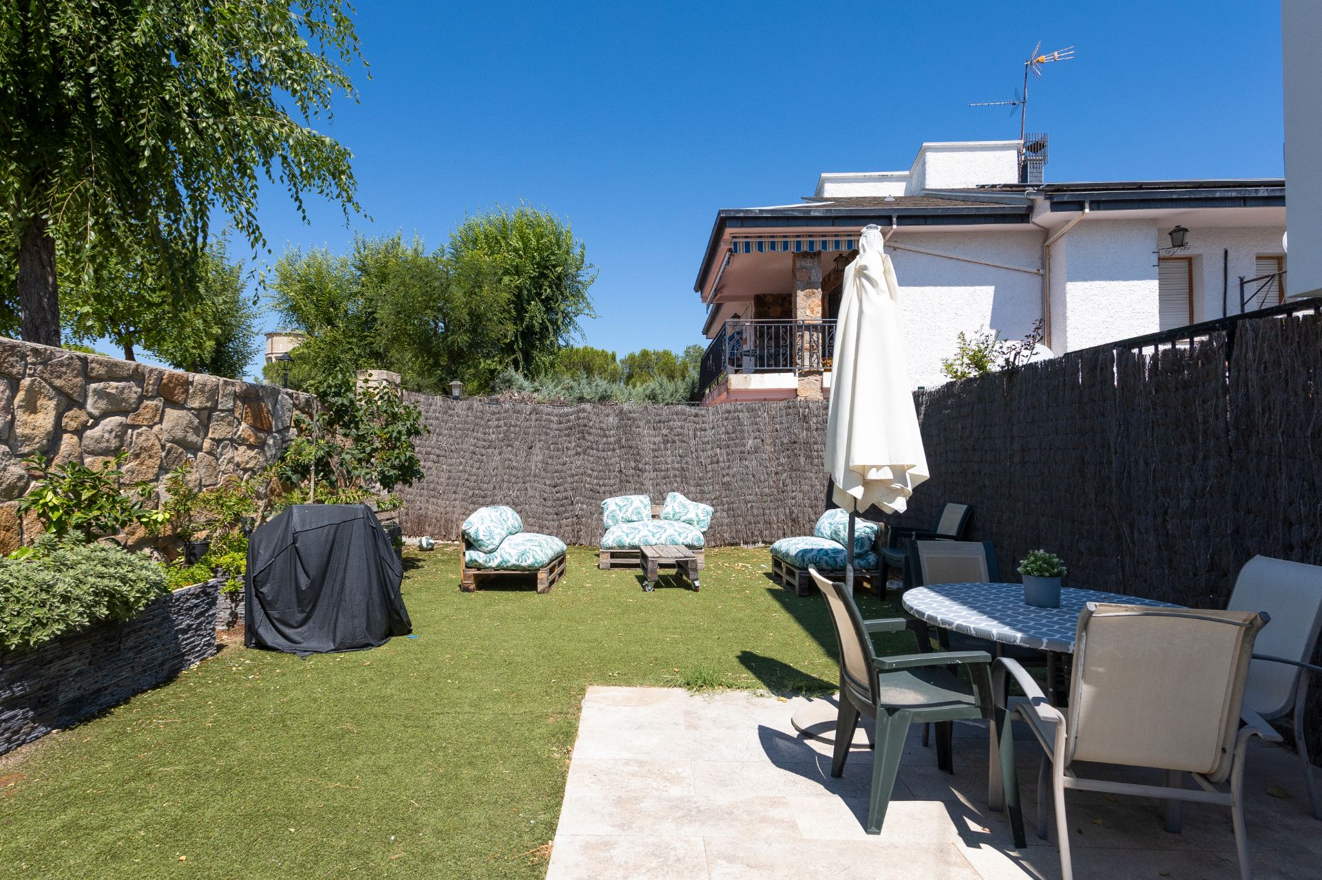 Garden of House or chalet for sale in Brunete  with Air Conditioner, Private garden and Terrace