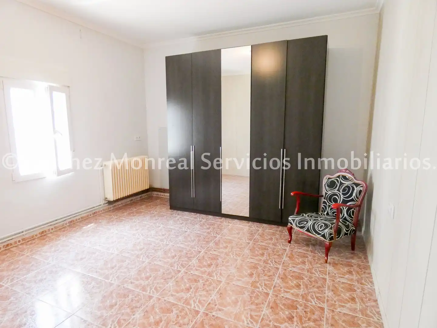 Dormitori de Casa o xalet en venda en Alcázar de San Juan amb Aire condicionat, Calefacció i Jardí privat