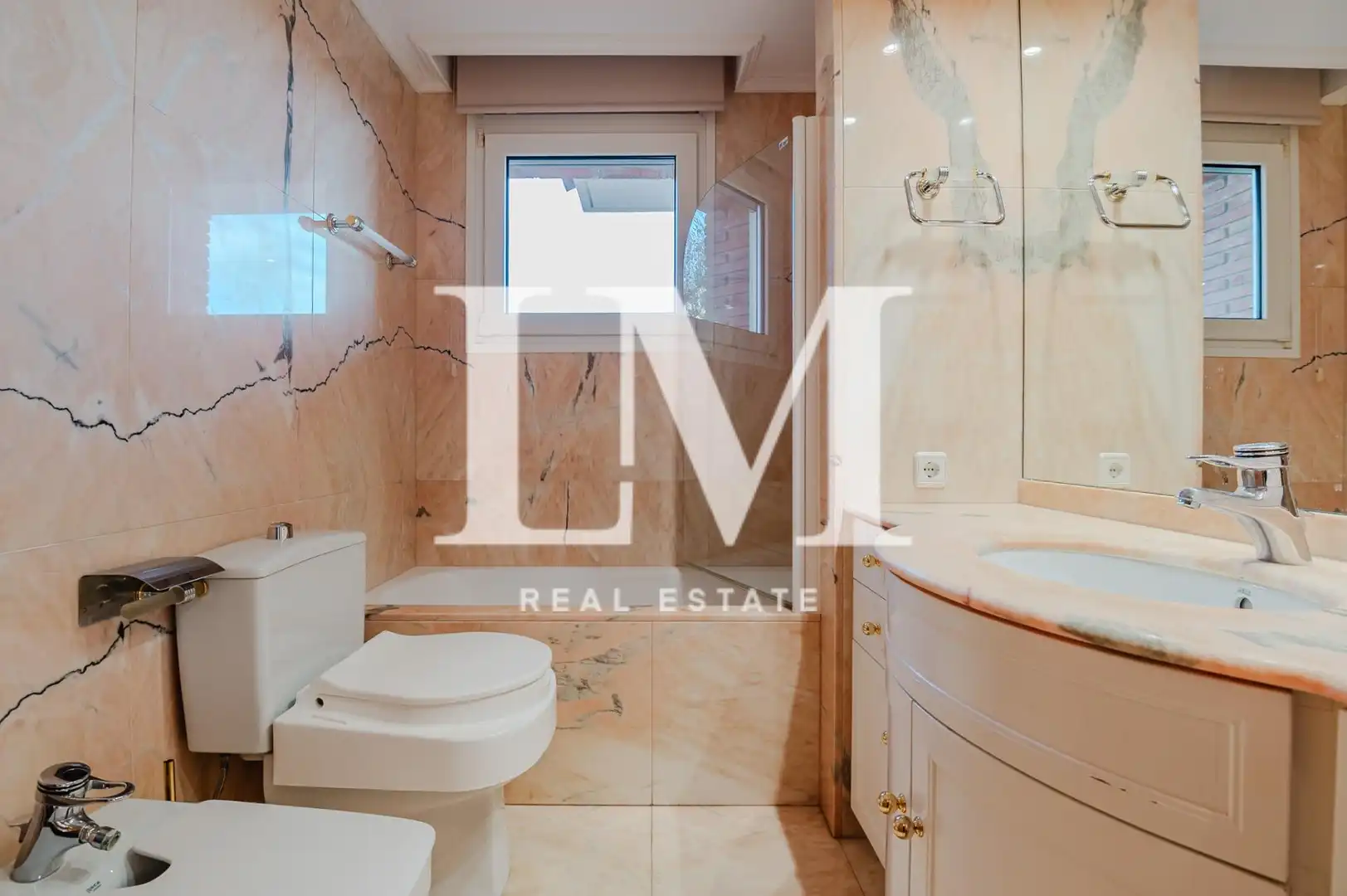 Bathroom of Houses for rent in Argentona  with Air Conditioner, Private garden and Terrace