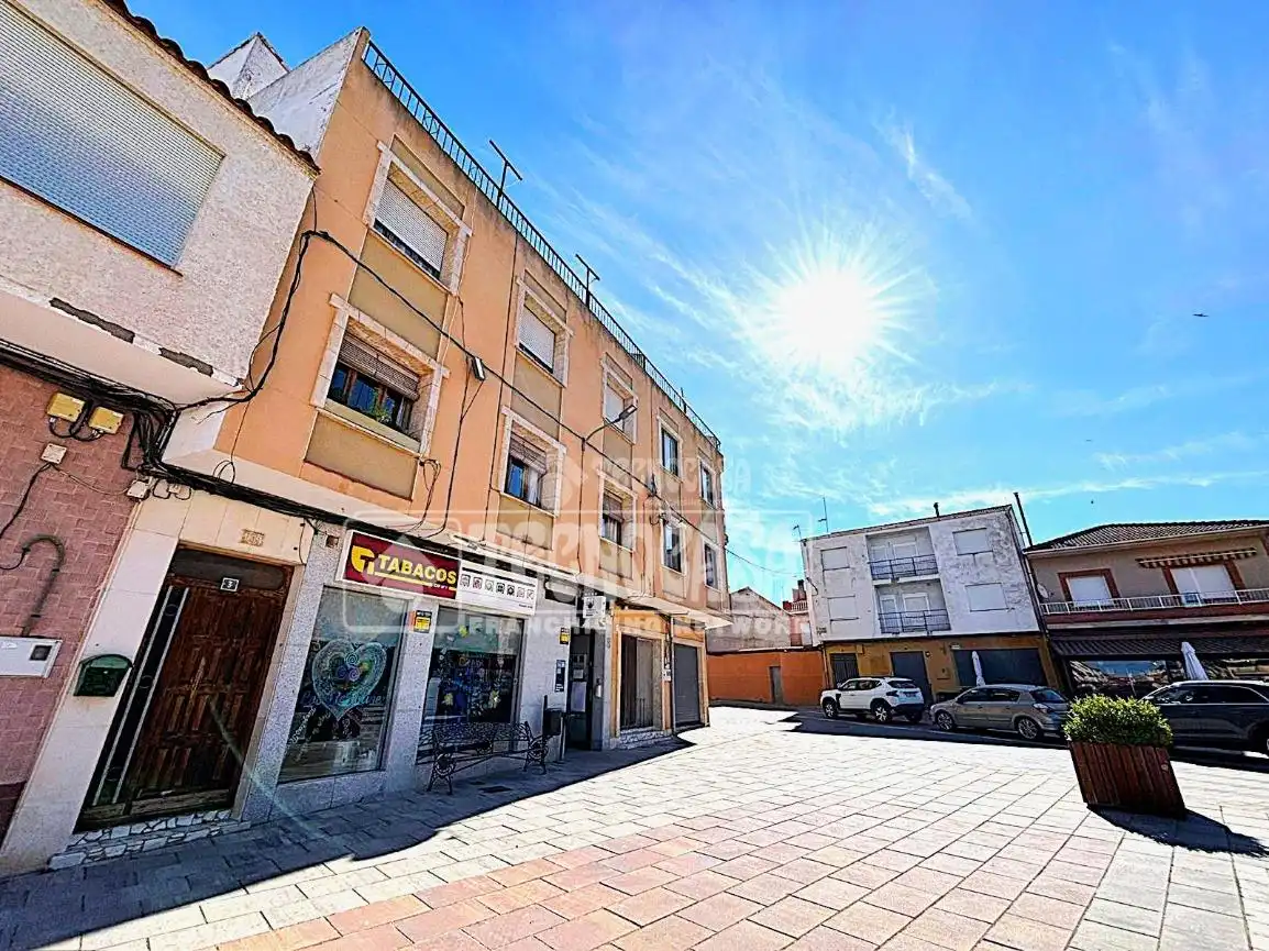 Vista exterior de Pis en venda en Honrubia amb Terrassa i Balcó