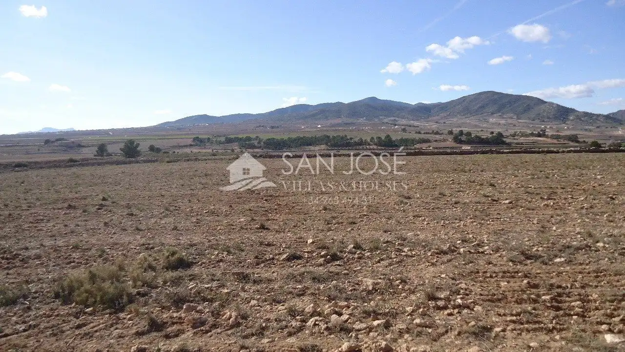 Finca rústica en venda en Yecla