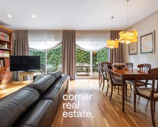 Exterior view of Single-family semi-detached for sale in Sant Cugat del Vallès  with Air Conditioner, Heating and Terrace