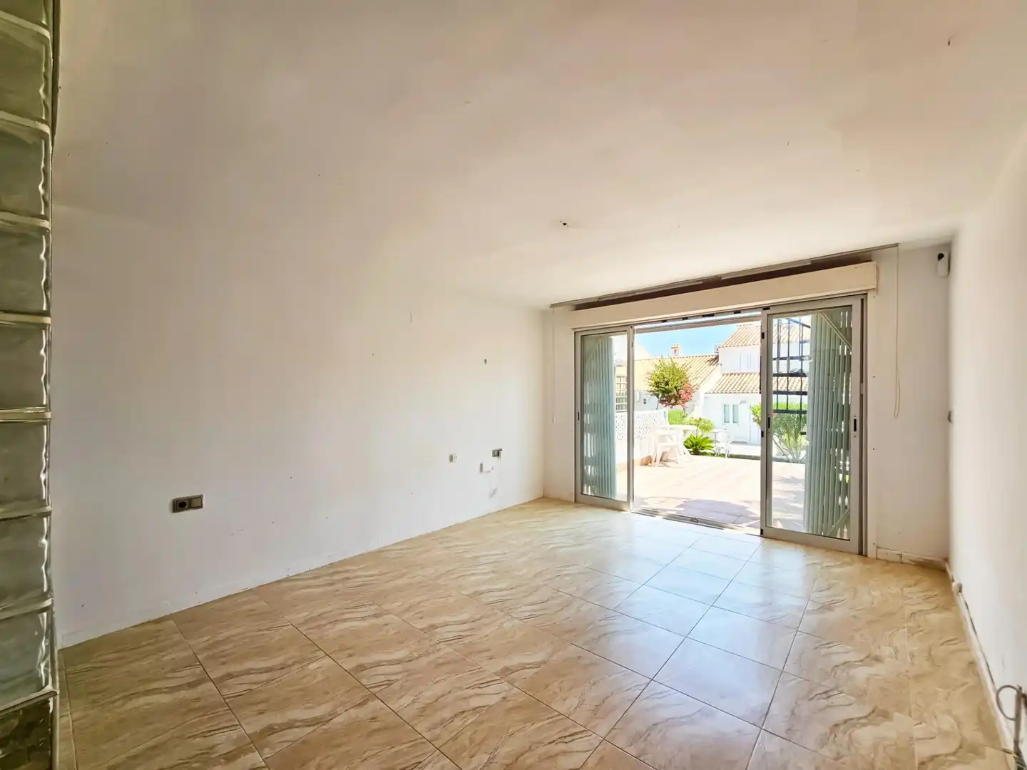 Sala d'estar de Casa o xalet en venda en Santa Pola amb Terrassa, Jacuzzi i Piscina comunitària