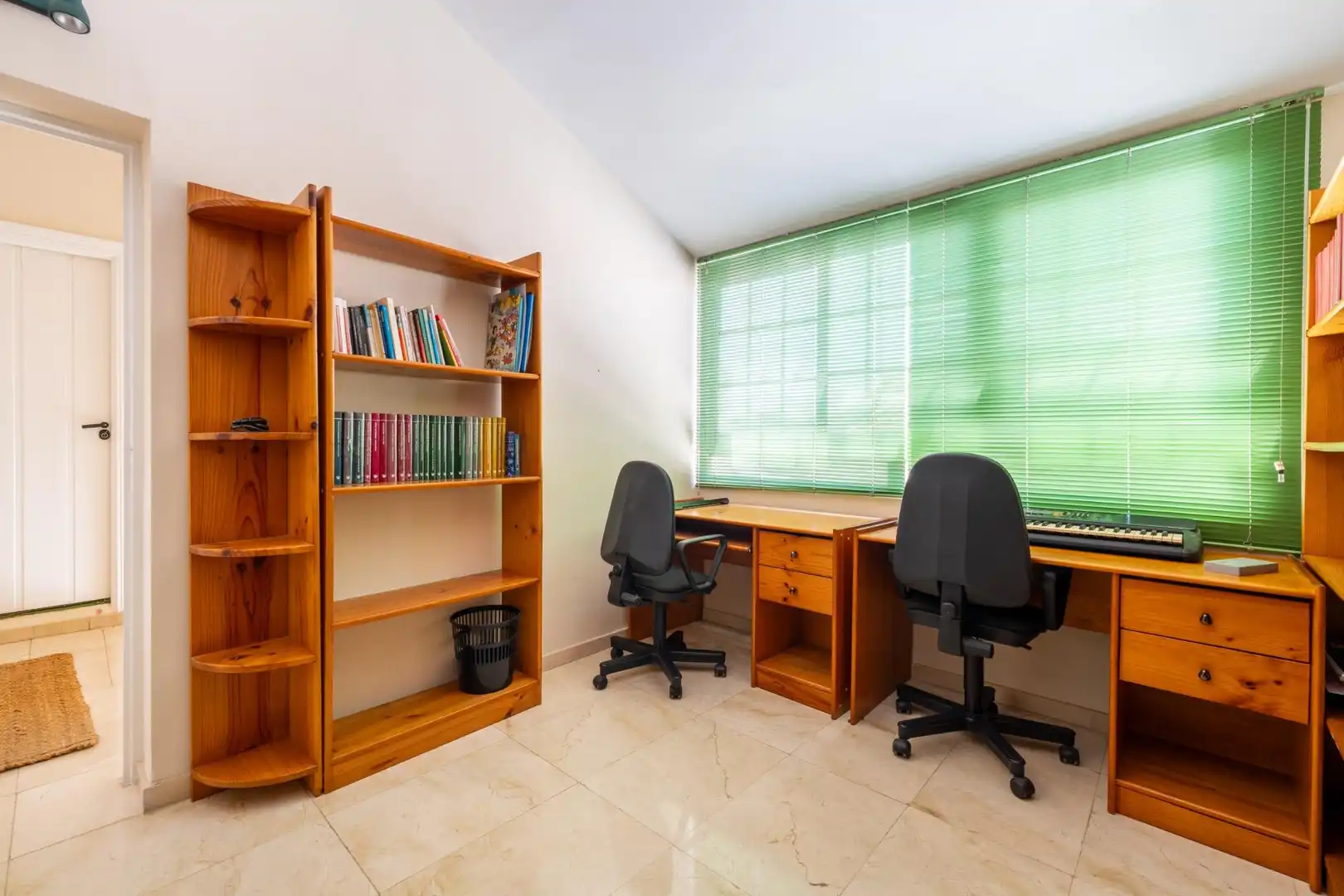 Casa adosada en venta en Almería con Aire acondicionado, Terraza y Trastero
