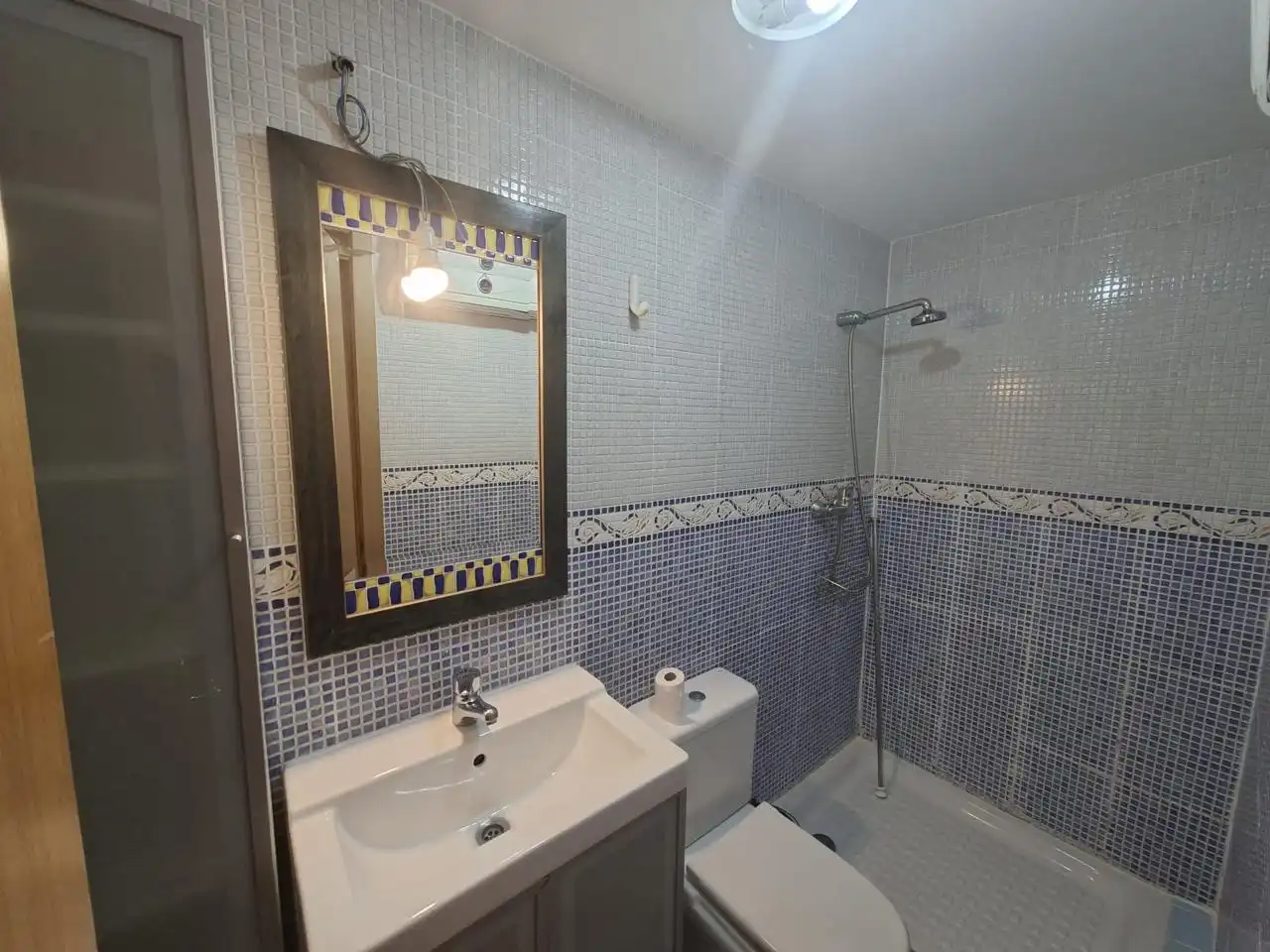 Bathroom of Duplexes for sale in Madrid  with Heating, Storage room and Furnished