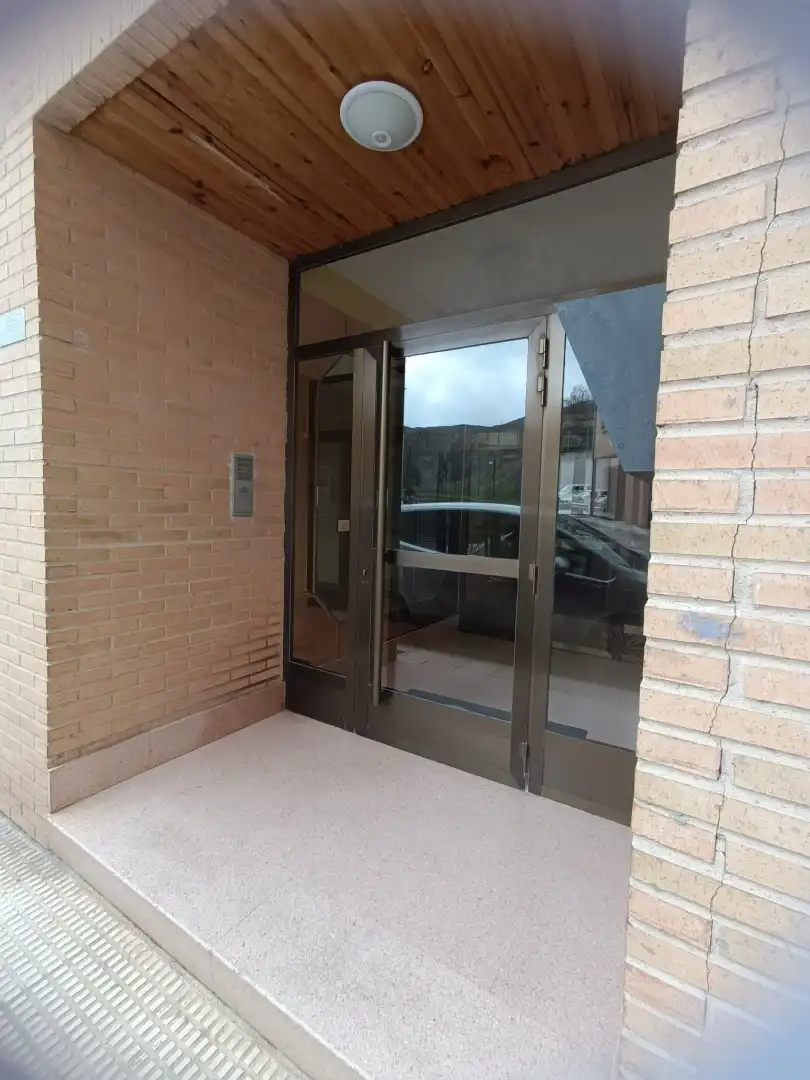 Piso en venta en Pradoluengo con Parquet y Terraza