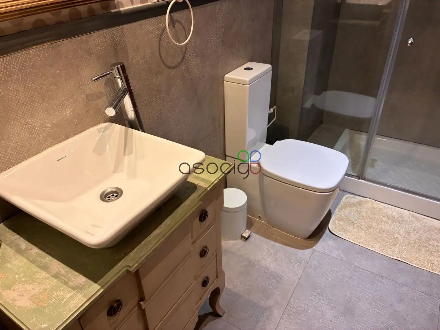 Baño de Piso en venta en El Olivar con Calefacción y Amueblado