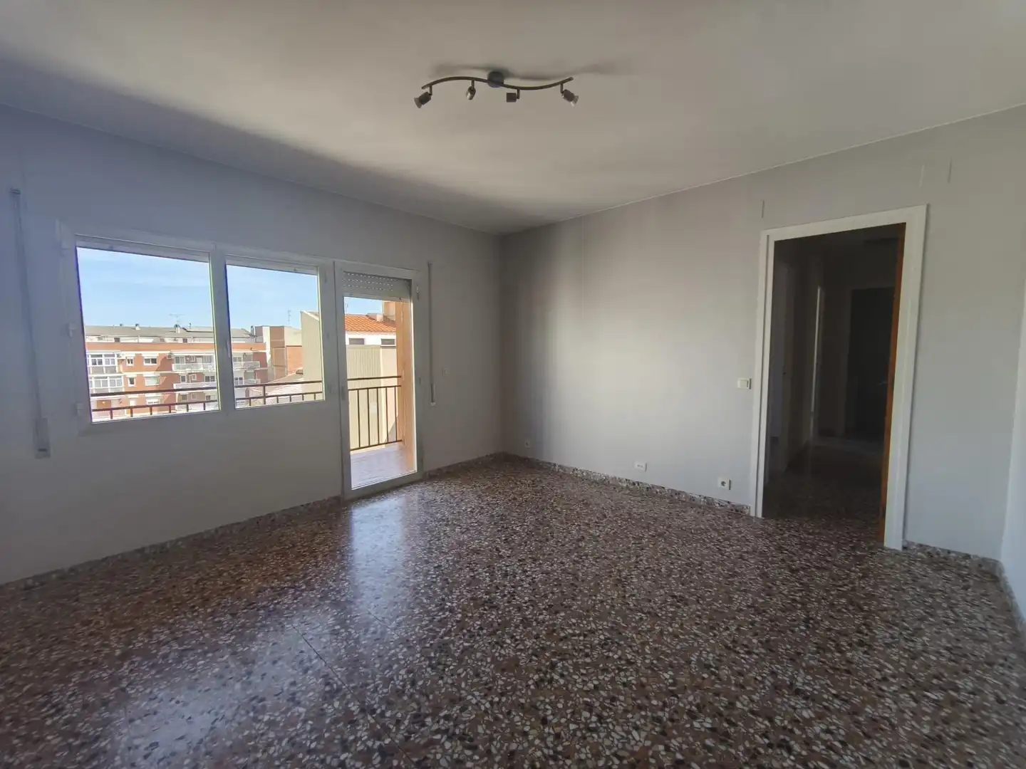 Piso con terraza en venta en L'Espirall