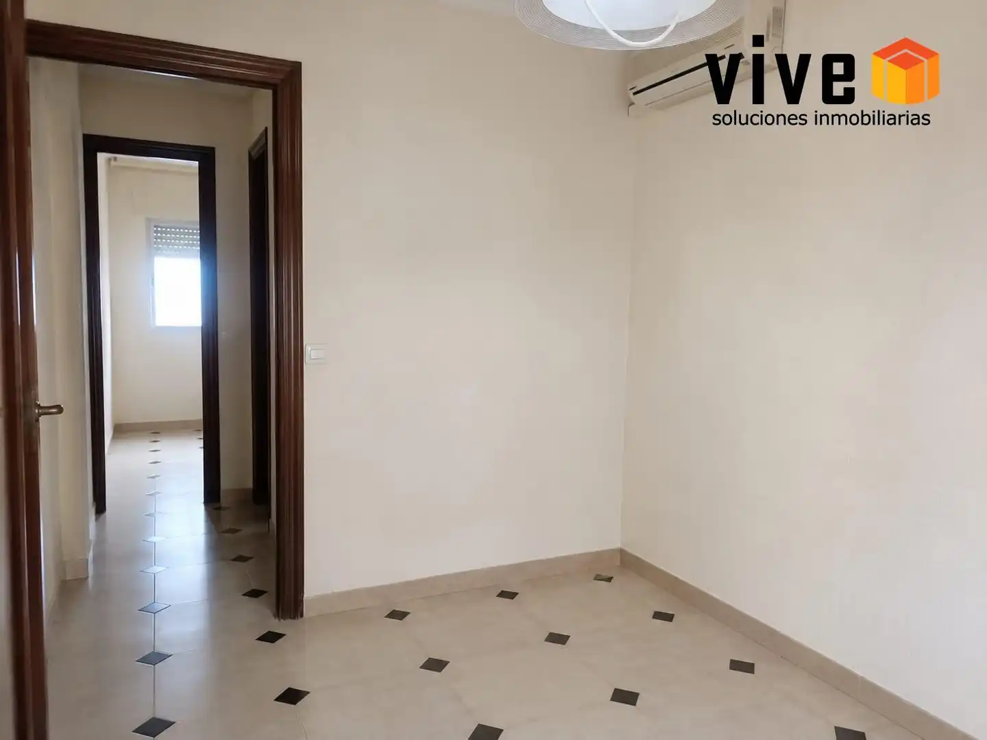 Bedroom of Flat for sale in Sevilla  with Air Conditioner, Terrace and Furnished