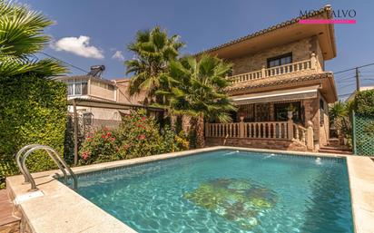 Piscina de Casa o xalet en venda en Fuente Vaqueros amb Aire condicionat, Jardí privat i Terrassa