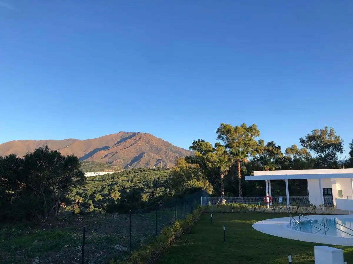 Jardí de Apartament de lloguer en Estepona amb Aire condicionat, Calefacció i Terrassa