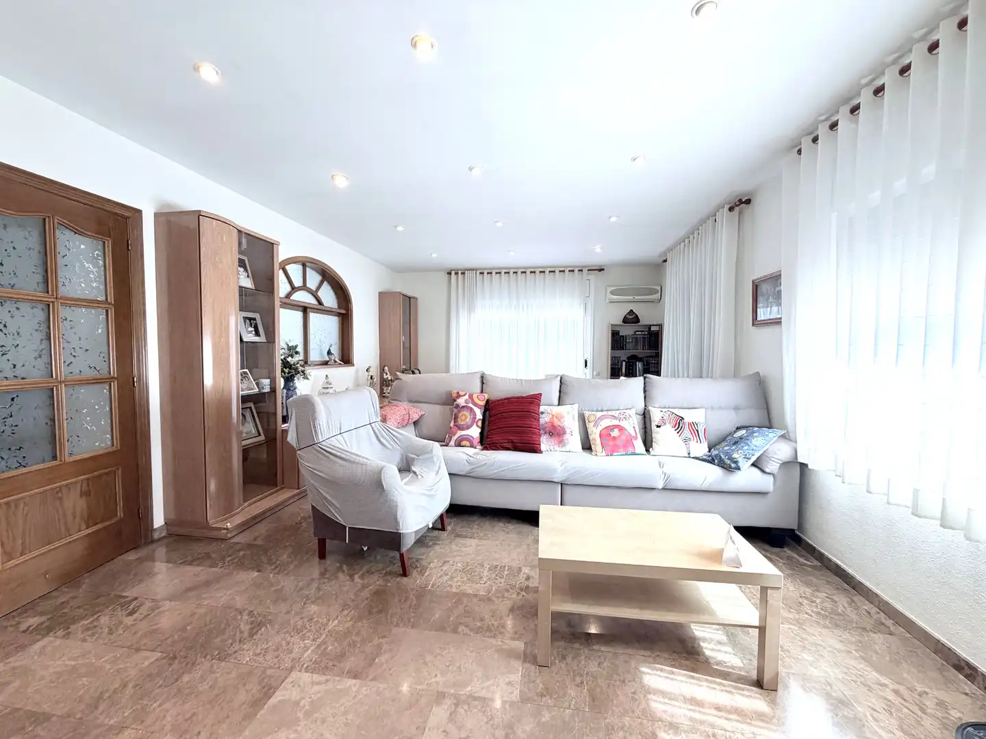 Living room of Houses for sale in Terrassa  with Air Conditioner, Heating and Private garden