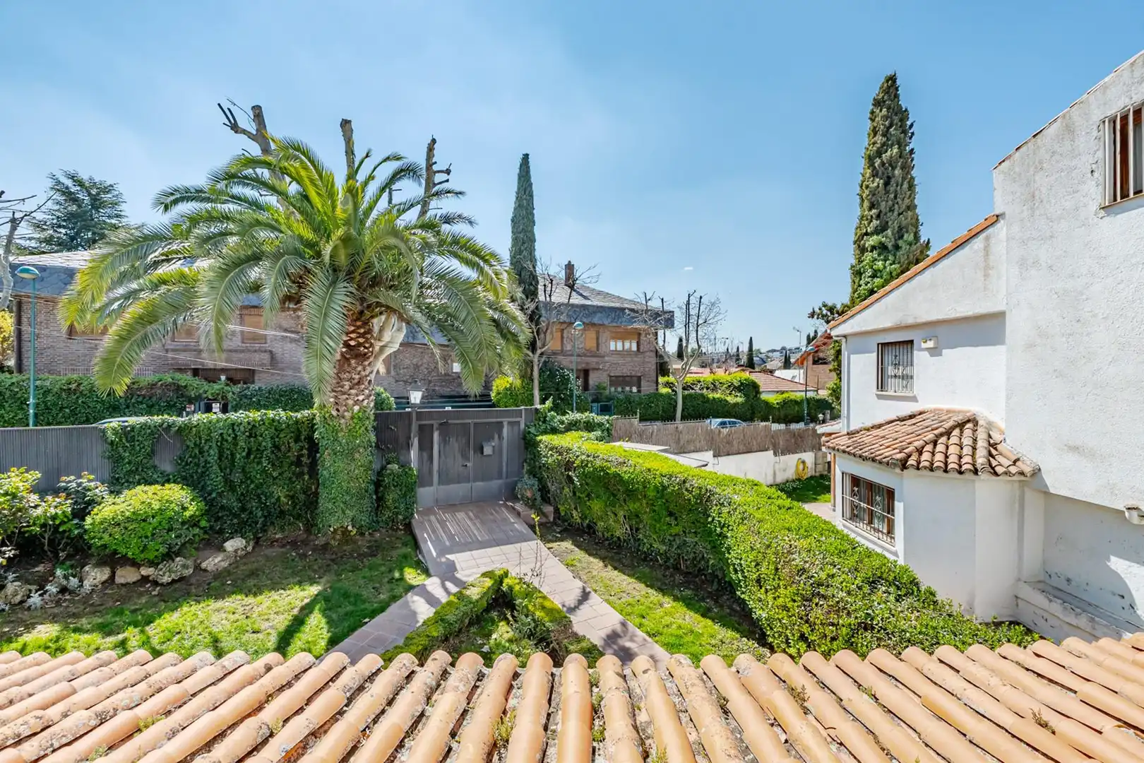 Jardí de Casa adosada en venda en Pozuelo de Alarcón amb Aire condicionat, Calefacció i Jardí privat