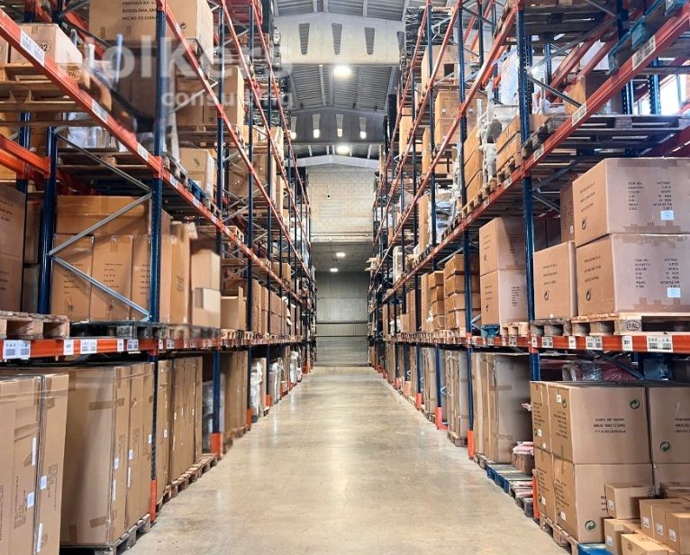 Nave industrial de alquiler en Sant Boi de Llobregat con Calefacción