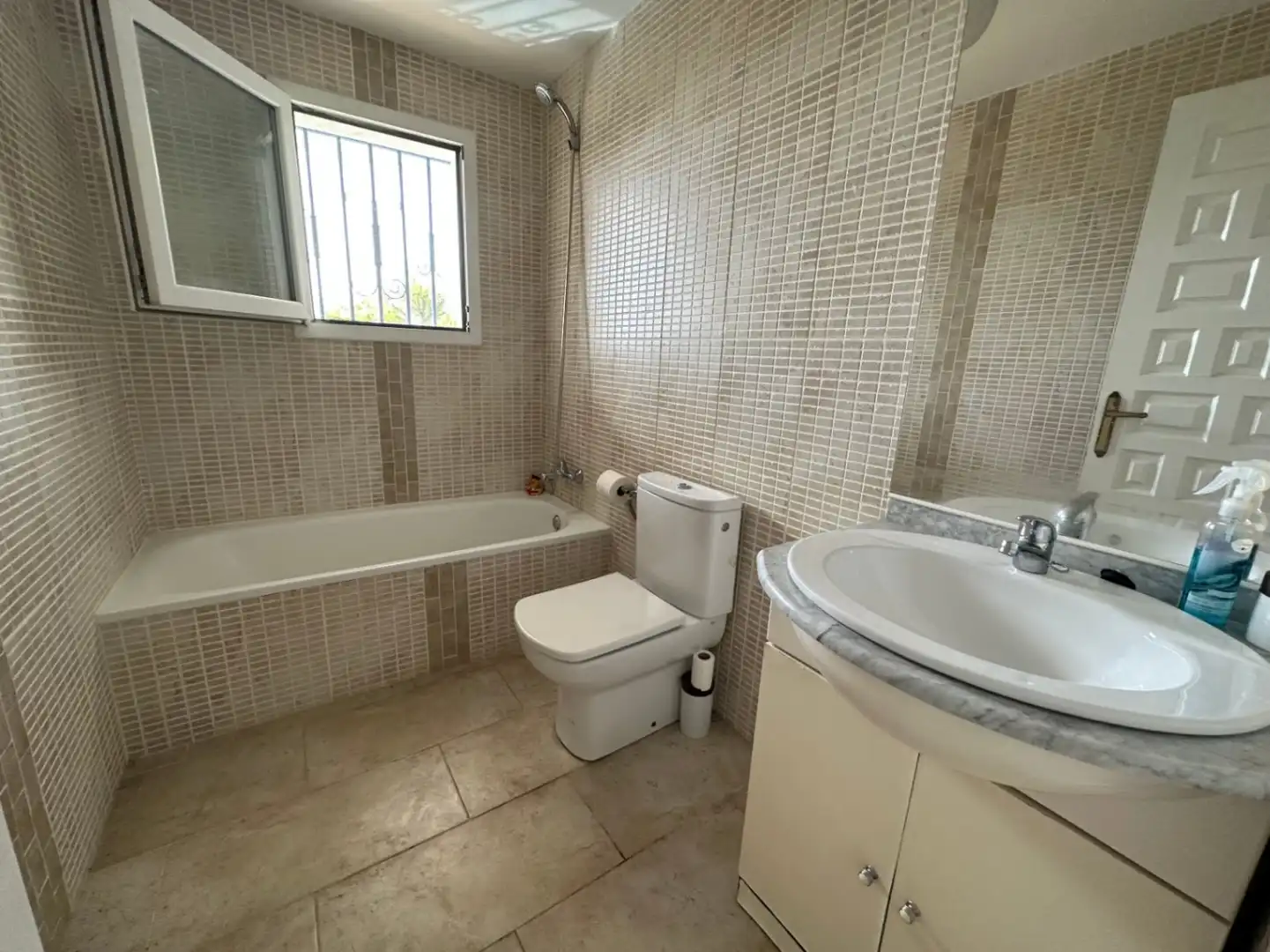 Bany de Casa o xalet en venda en Alcalà de Xivert amb Aire condicionat, Calefacció i Jardí privat