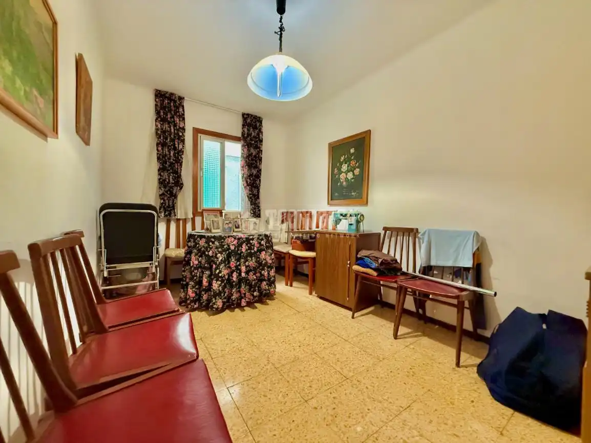 Sala de estar de Piso en venta en Santa Coloma de Gramenet con Balcón
