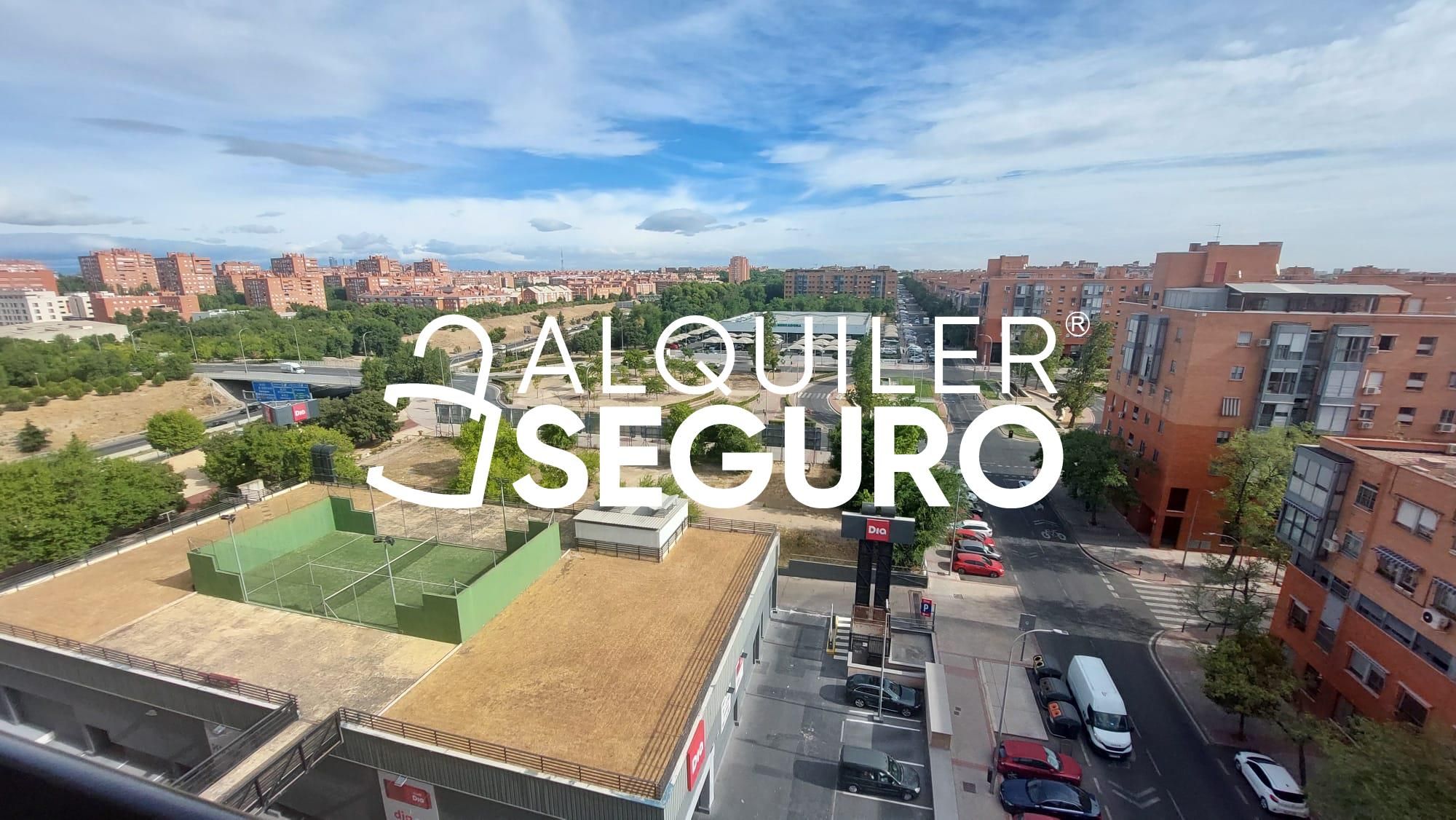 Vista exterior de Piso de alquiler en  Madrid Capital con Aire acondicionado, Calefacción y Terraza