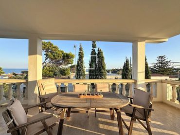 Villa con balcone in vendita a Biniancolla - Punta Prima