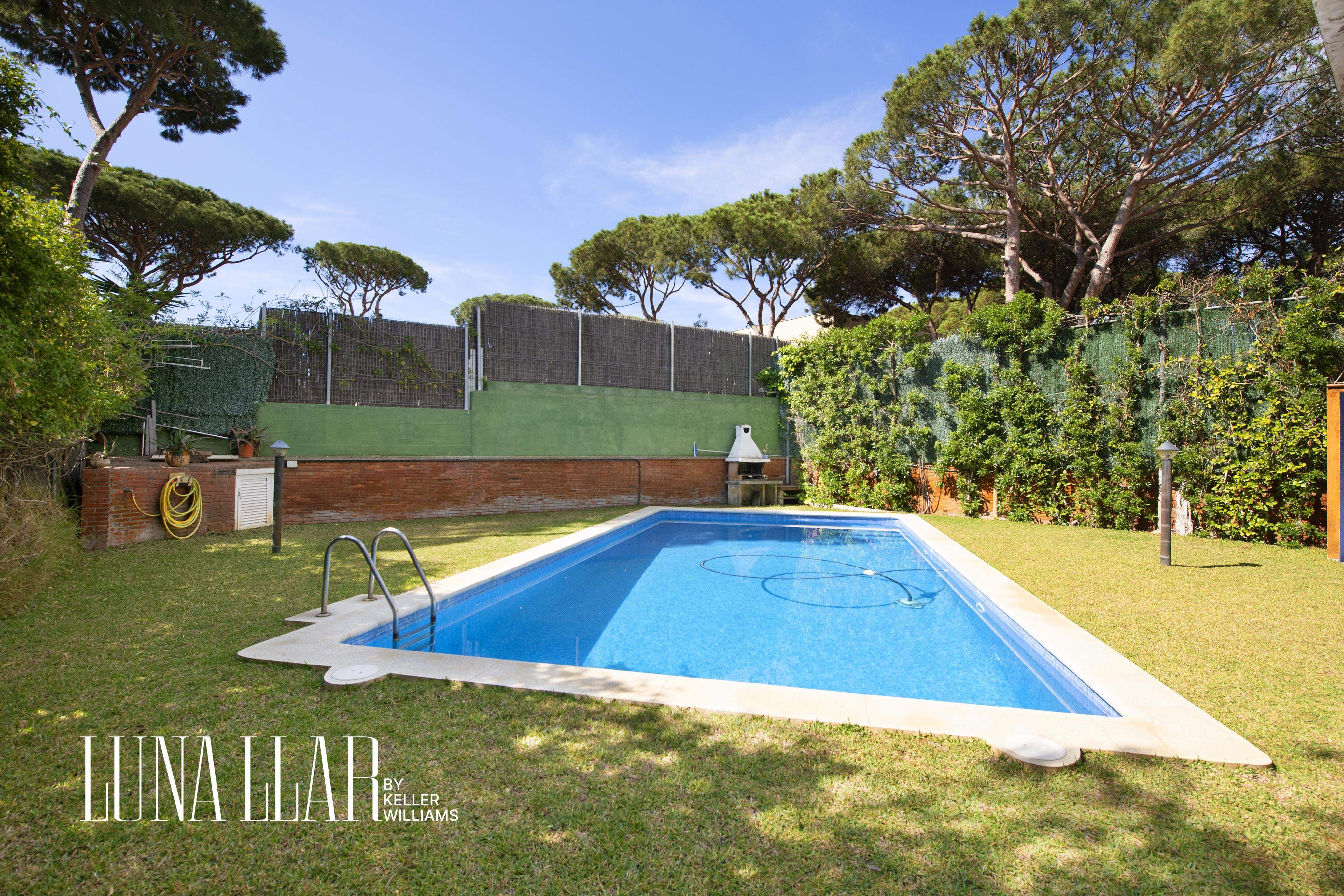 Garden of House or chalet for sale in Castelldefels  with Air Conditioner, Heating and Private garden
