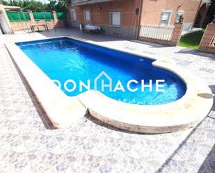 Piscina de Casa o xalet en venda en Mérida amb Terrassa i Piscina