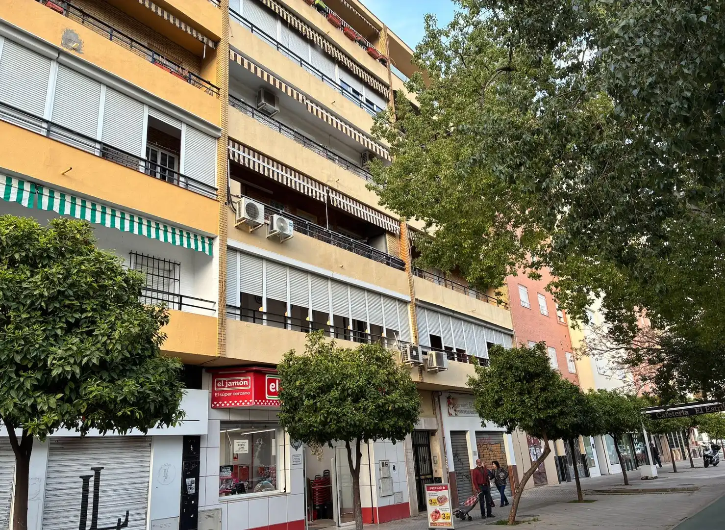 Vista exterior de Pis en venda en Sevilla
